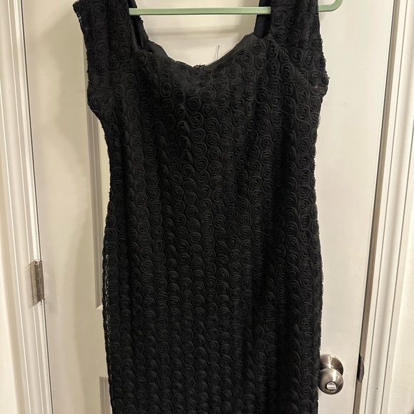 Connected Apparel Black Rose Pattern Mini Dress - Picture 1 of 4